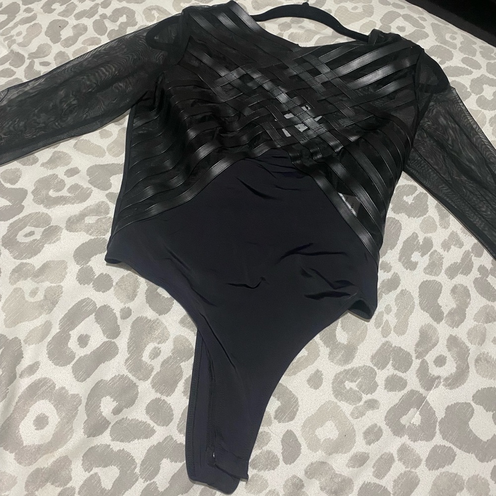 Akira NWT black bodysuit. Size M.